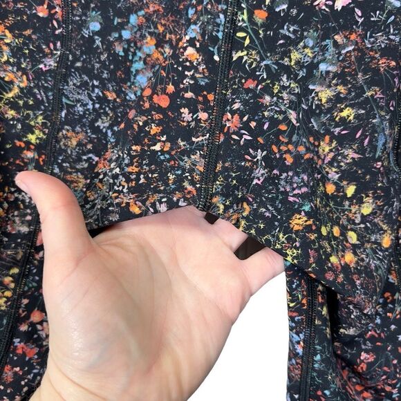 Lululemon Wunder Under Crop II (Special Edition) *Scallop 24" size 8 - Picture 13 of 16